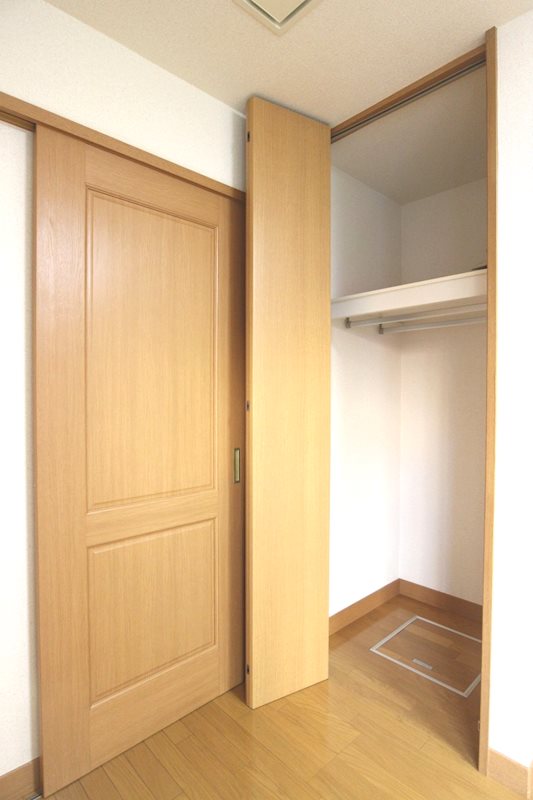 収納　天井までの高さの大型収納☆
