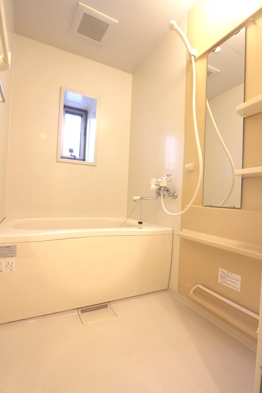 バス・シャワールーム　換気窓付き☆