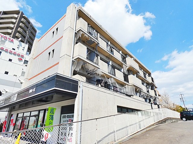 建物外観　綺麗でおっしゃれな外観です☆