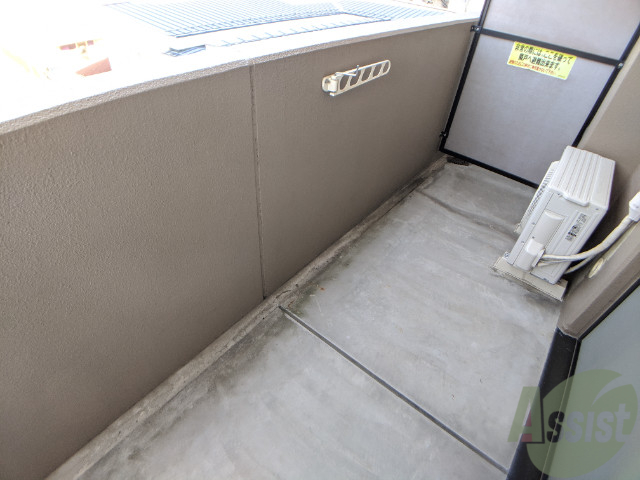 バルコニー　お天気のいい日はバルコニーで洗濯物も干せますよ。