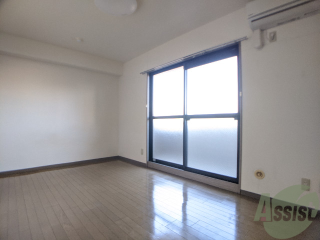 居室・リビング　明るい光が差し込む素敵なお部屋ですね～。