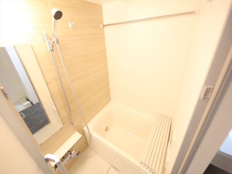 バス・シャワールーム　浴室暖房乾燥機付　追い焚き・オートバス機能付お風呂