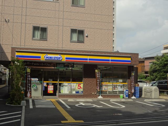 コンビニ　ミニストップ（コンビニ）まで300m