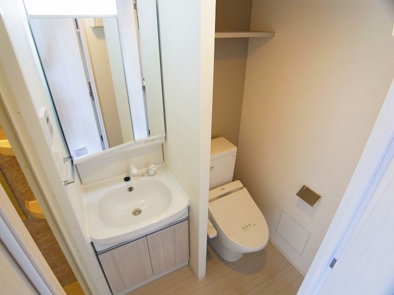 洗面設備　同一物件別部屋写真