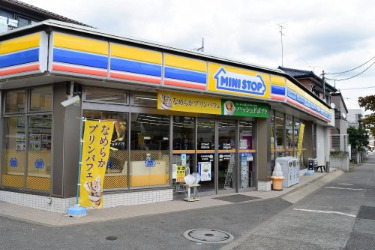 コンビニ　ミニストップ　川崎南生田店（コンビニ）まで446m
