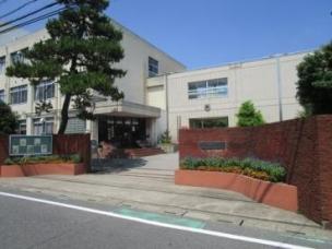 中学校　戸塚中学校（中学校）まで735m