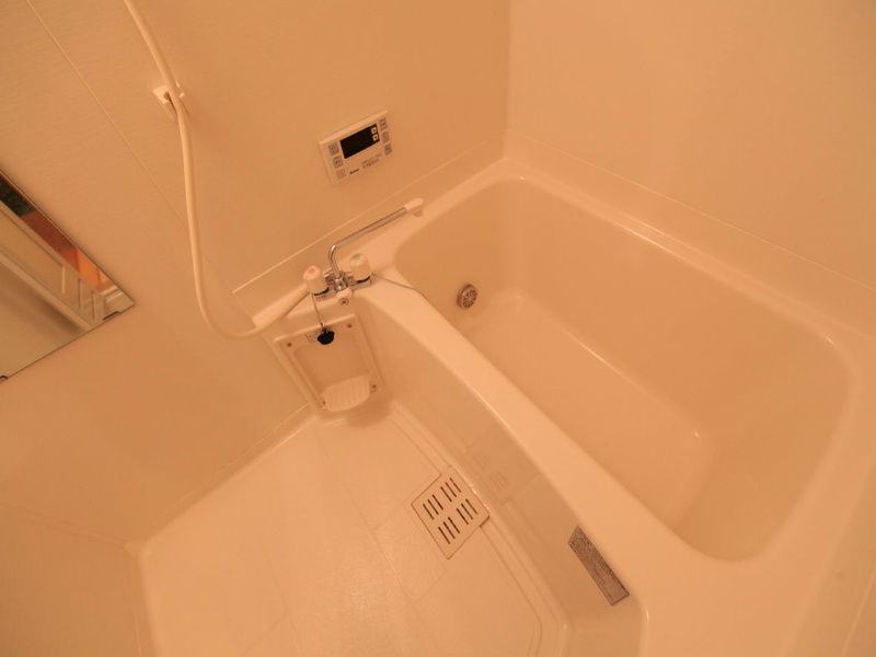 バス・シャワールーム　追い焚き機能付お風呂