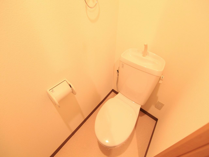 トイレ　トイレ　バストイレ別　個室トイレ