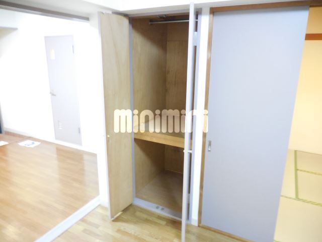 収納　お洋服がかけられるクローゼットになってます♪