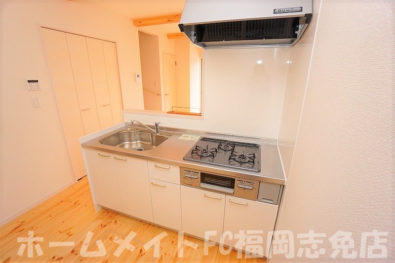 キッチン　★システムキッチン搭載でお料理がもっと楽しく★