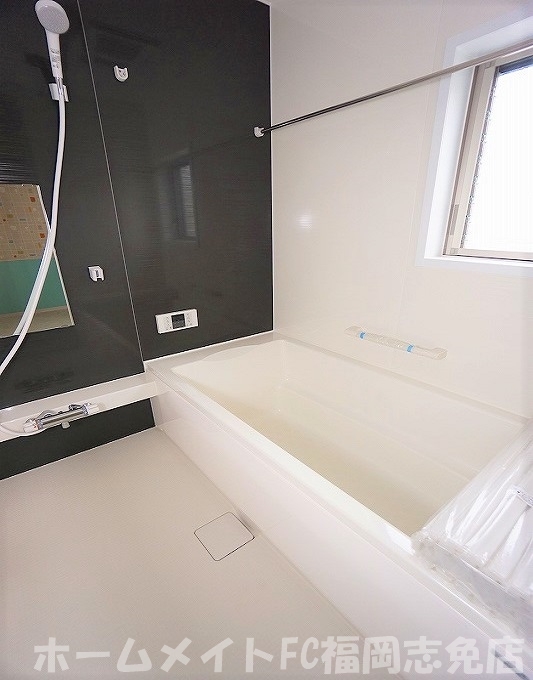 バス・シャワールーム　★一坪もある浴槽はゆったりと浸かれますよ★