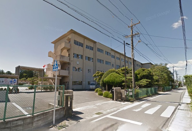 中学校　美川中学校（中学校）まで1027m