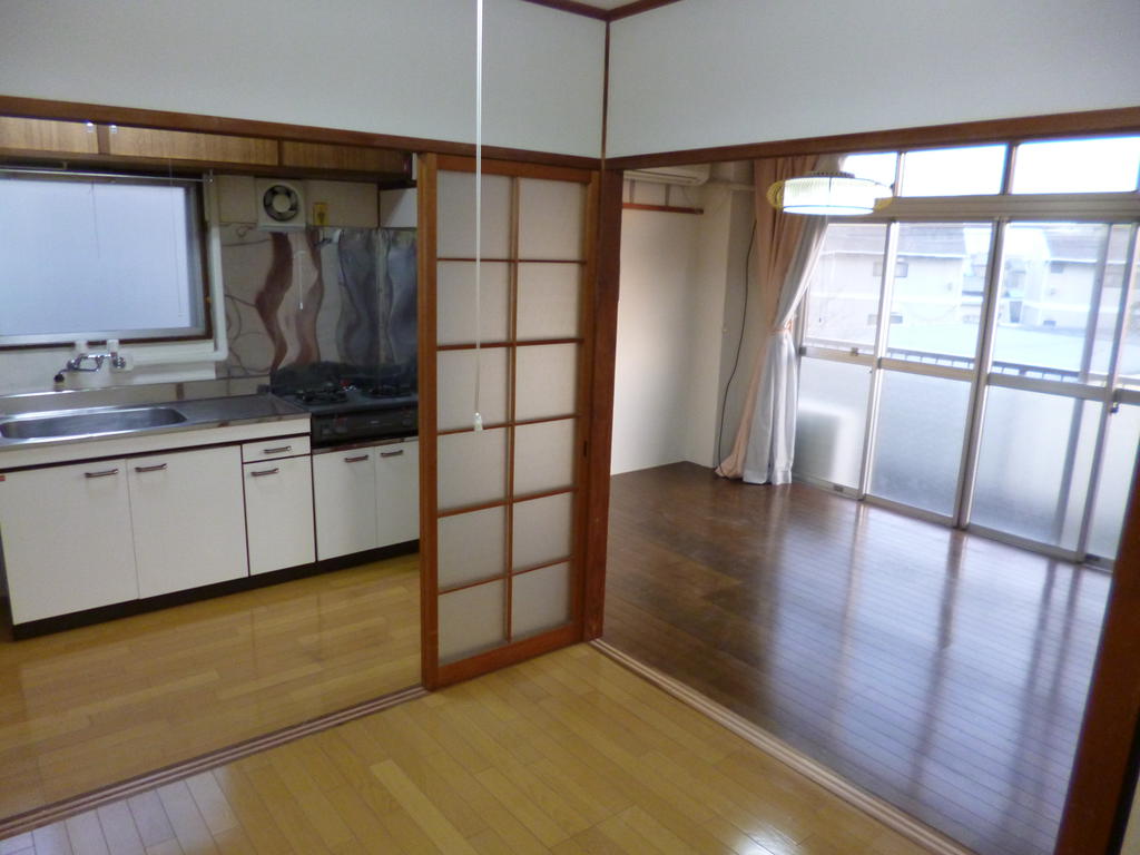 上毛電鉄 中央前橋駅 徒歩31分 2階建 築37年の居間写真