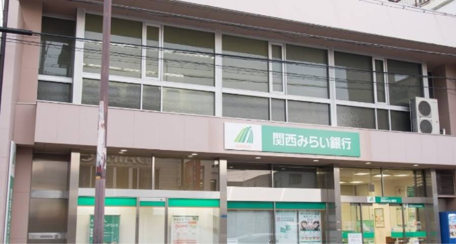 コンビニ　ファミリーマート（コンビニ）まで301m