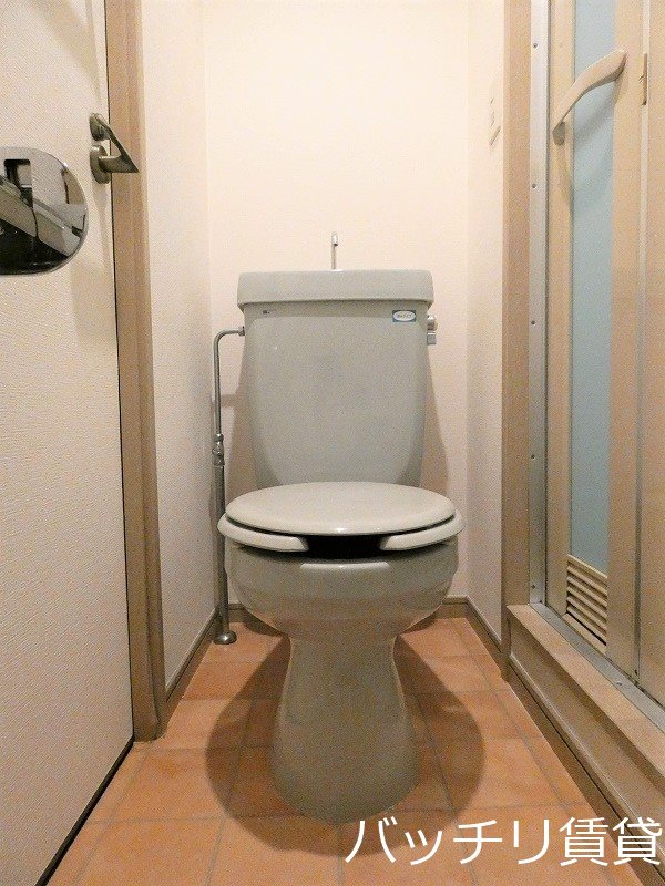 トイレ　画像は別号数の為、現状優先となります。