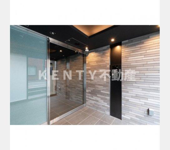 エントランス　落ち着いたエントランスです