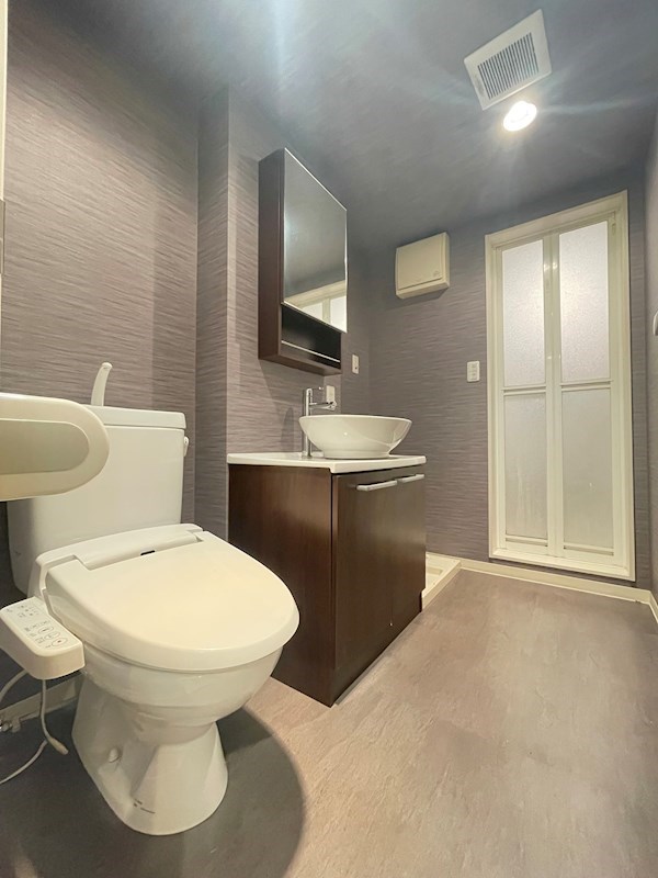 洗面設備　コンパクトで使いやすい洗面所