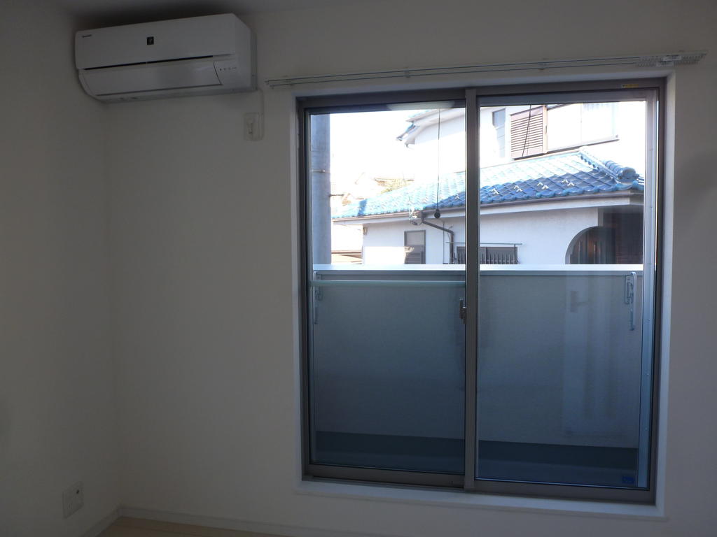 居室・リビング　2面採光で明るいお部屋です