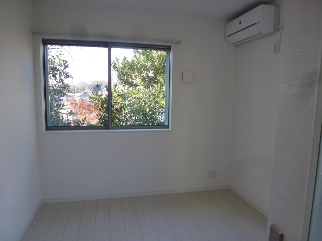 居室・リビング　2面採光で明るいお部屋です