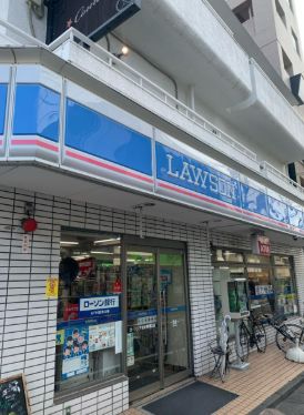 コンビニ　ローソン 下北沢駅西口店（コンビニ）まで234m