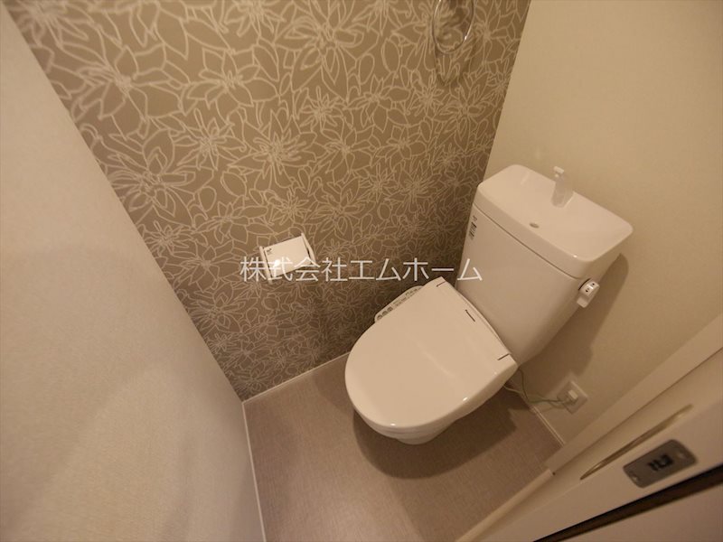 トイレ　温水洗浄暖房便座付トイレ