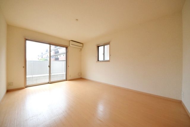 居室・リビング　★明るい２面採光★