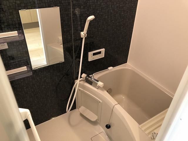 バス・シャワールーム　※同建物別室設備施工例　現況優先