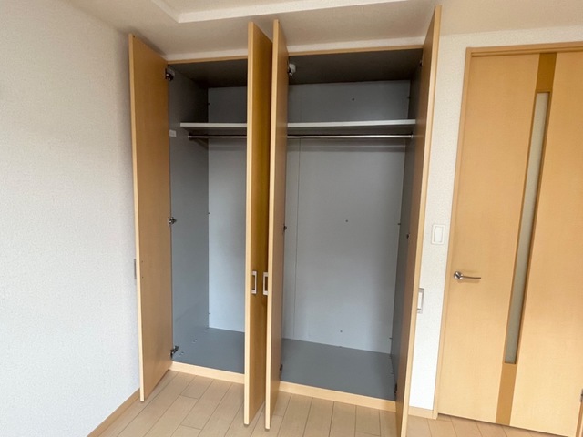 収納　ハンガーラック付きで楽々収納♪