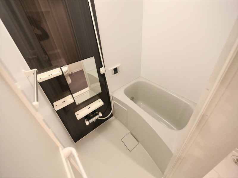 バス・シャワールーム　追い焚き　オートバス機能付バスルーム　イメージ画像