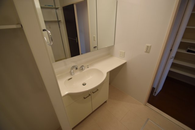 洗面設備　朝の身支度には欠かせない独立洗面化粧台