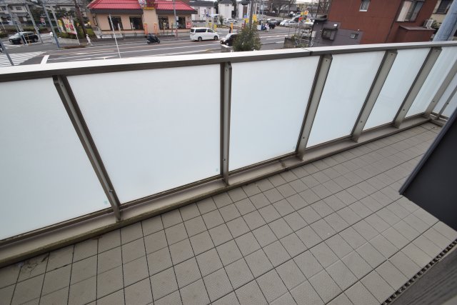 バルコニー　外からの目が気にならないバルコニーで洗濯物が干せます