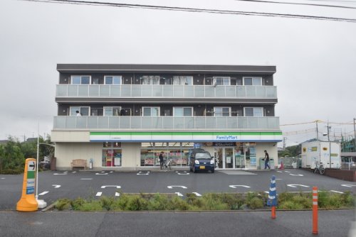 コンビニ　ファミリーマート 中山競馬場前店（コンビニ）まで5m