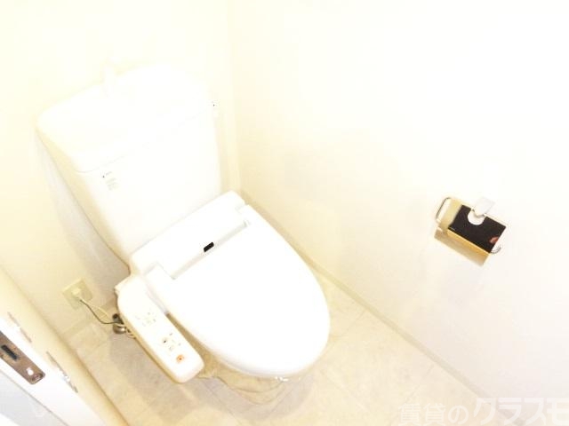 トイレ　温水洗浄便座でお尻が冷えません！