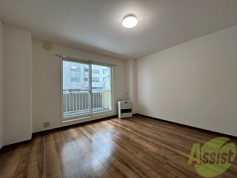 居室・リビング　広くてキレイなお部屋が広がっていて、充実した生活が送れそう。