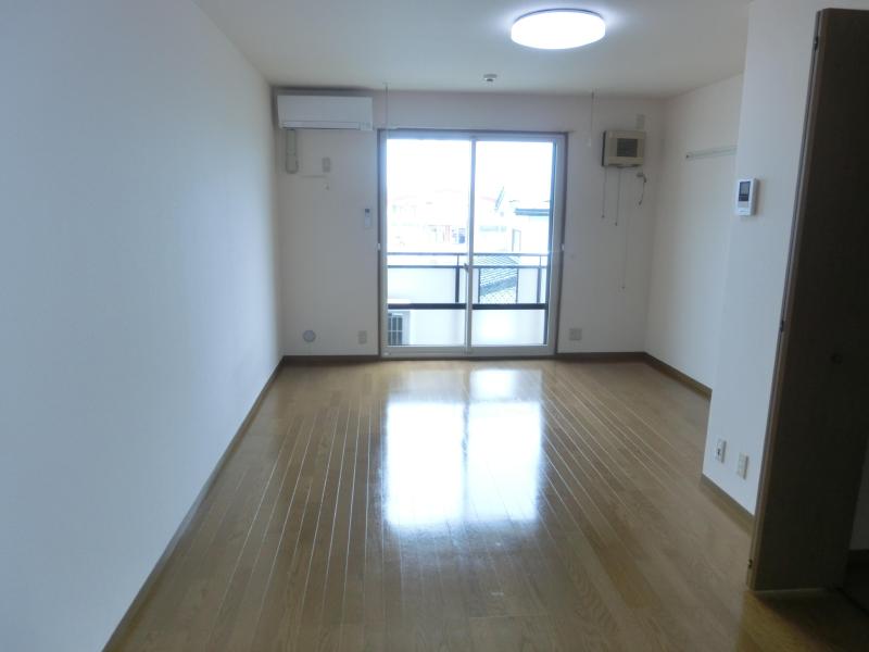 居室・リビング　同タイプの写真です。