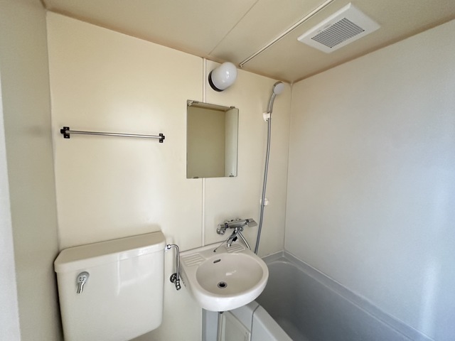 洗面設備　リノベーション工事中♪ＢＴ別に生まれ変わります