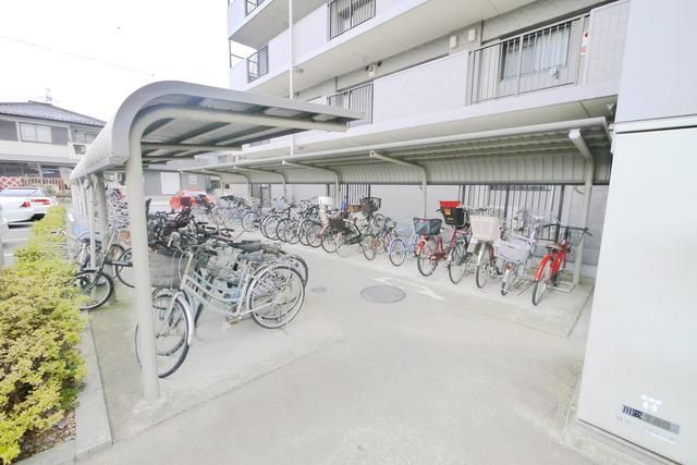 その他共有部分　敷地内屋根付き駐輪場