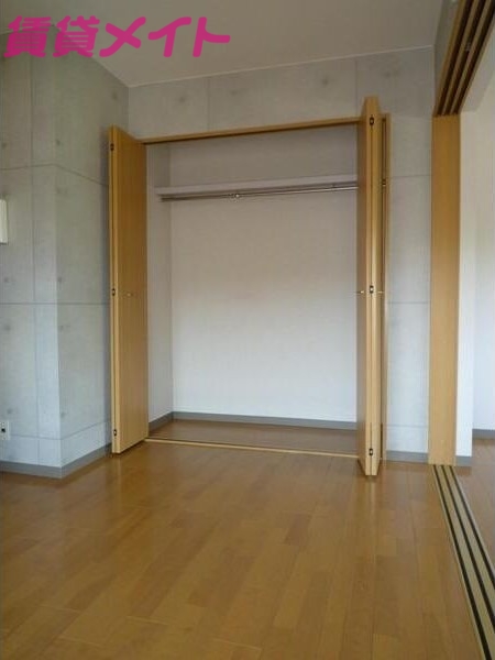 収納　同型参考写真