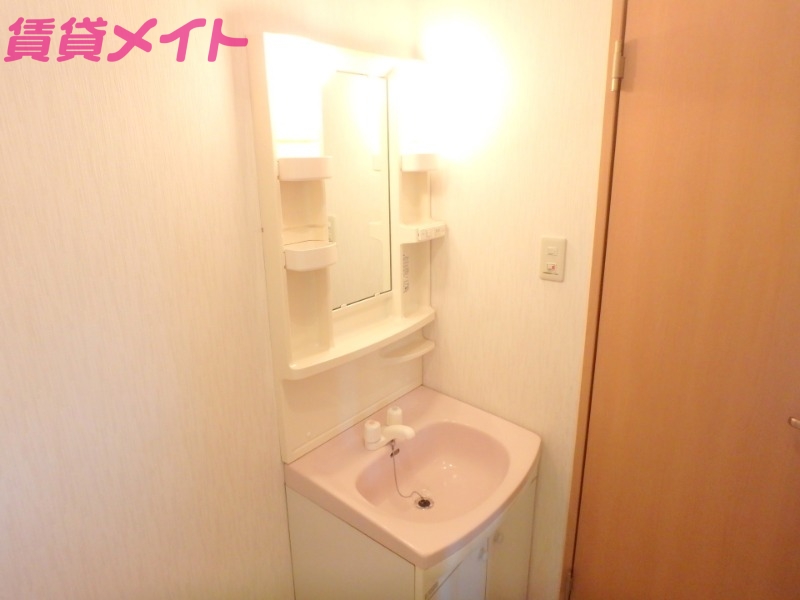 洗面設備　同型参考写真