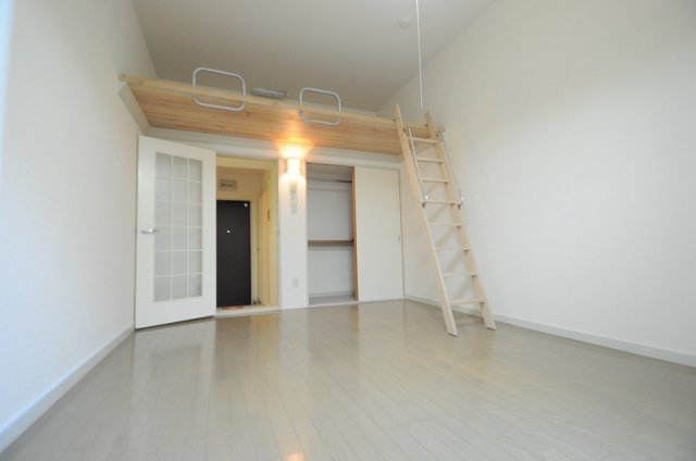 居室・リビング　ロフト付きのお部屋です！