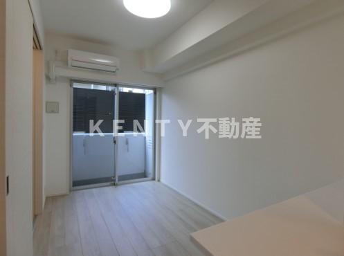 居室・リビング　こちらの居間で趣味の時間をお楽しみください