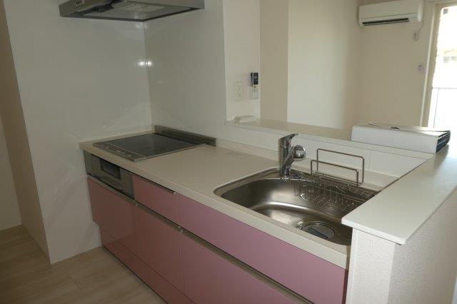 キッチン　３口IHコンロ付システムキッチン