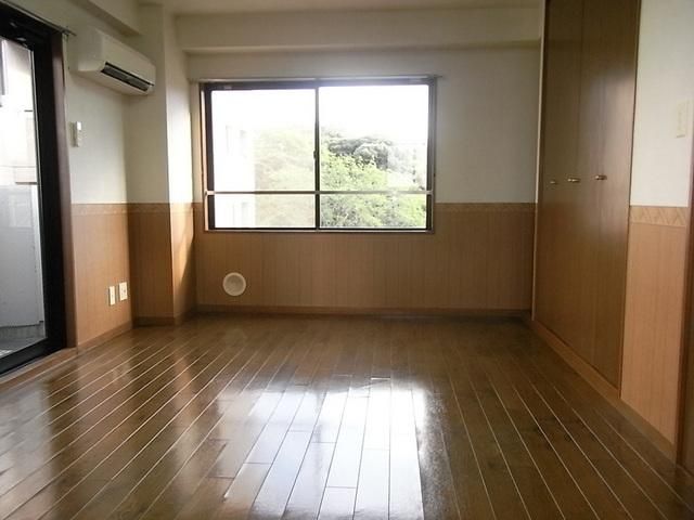 居室・リビング　角部屋3面採光の明るいお部屋