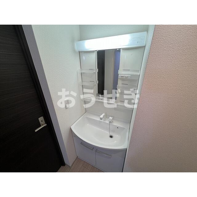洗面設備　収納棚付き♪