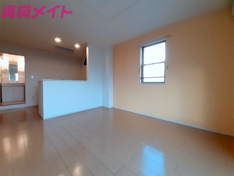 居室・リビング　同型参考写真