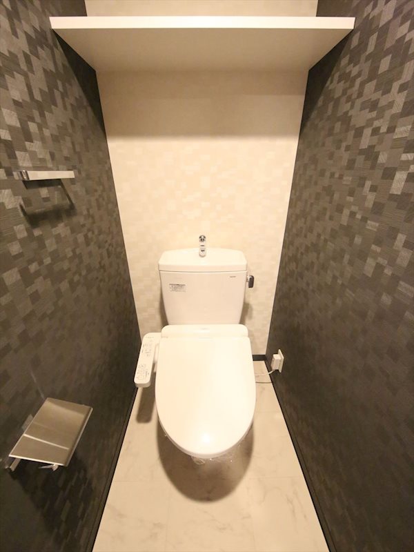 トイレ　温水洗浄暖房便座付トイレ