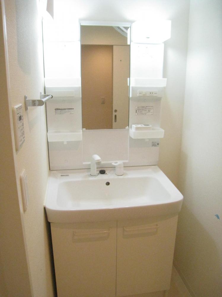 洗面設備　反転タイプ