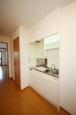 キッチン　別部屋反転間取りのお写真となります。