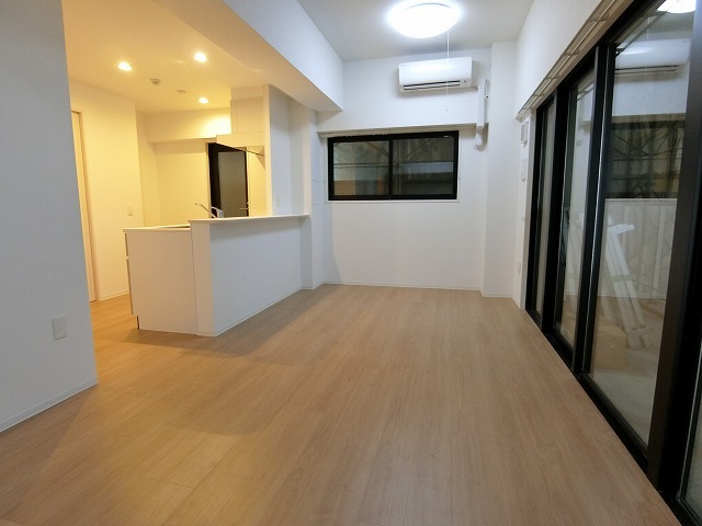 居室・リビング　同マンション別タイプの写真