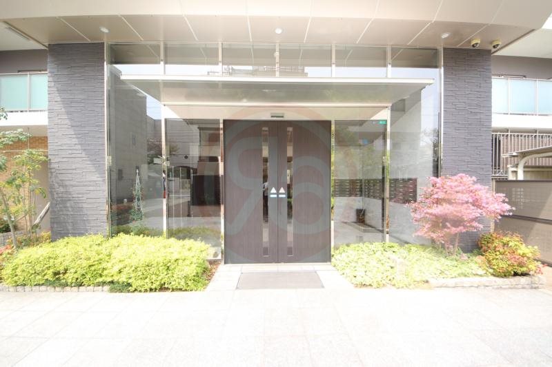 エントランス　清潔なエントランスです